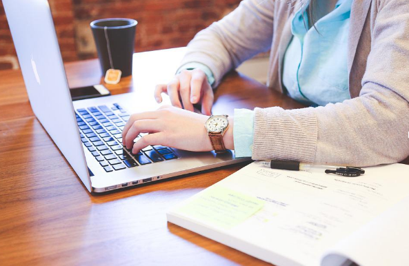6 Digital Marketing Trends to Dominate; Must-Know Insights for Marketers 1 AI-powered chatbot interface for customer engagement