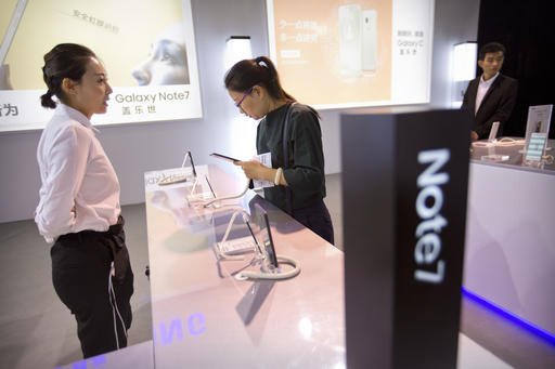 Samsung regains top spot in global smartphone market in Q1 2023 1 Samsung regains top spot in global smartphone market in Q1 2023