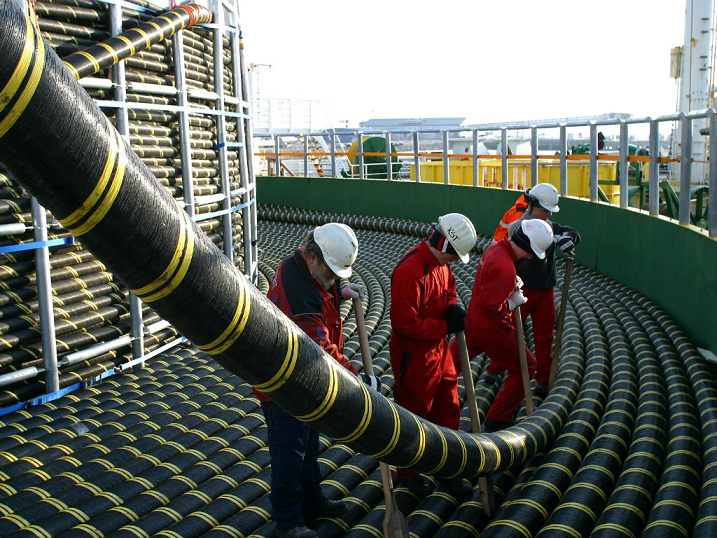 UK and Netherlands cross-border electricity line to deliver energy to 1.8 million homes 1 UK and Netherlands cross-border electricity line to deliver energy to 1.8 million homes