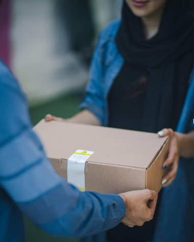 How to Achieve Seamless International Shipping Operations for Your Business 2 parcel delivery