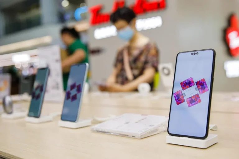 Huawei unveils Mate 90 smartphone series as it navigates US chip restrictions