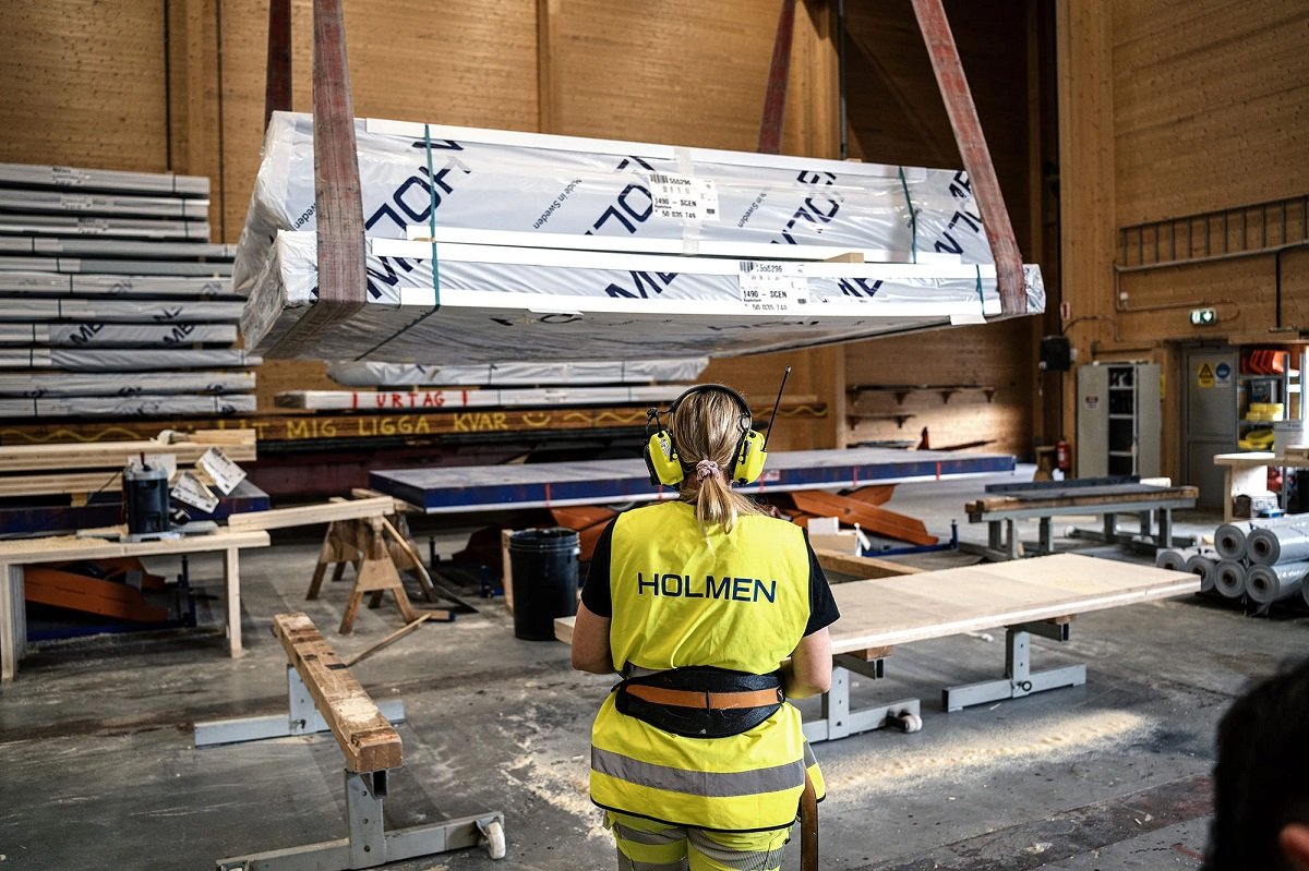 Holmen splits business area Forest into two operations 1